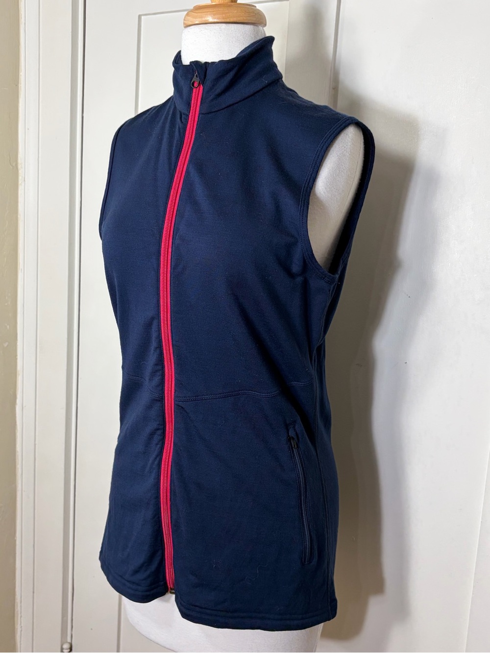 Icebreaker Merino Wool Navy Blue Pink Full Zip Pocket Sleeveless Baselayer Vest